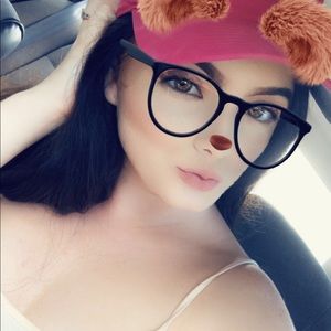 Meet your Posher, Lilly